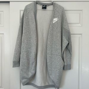 Women’s Nike Cardigan - L